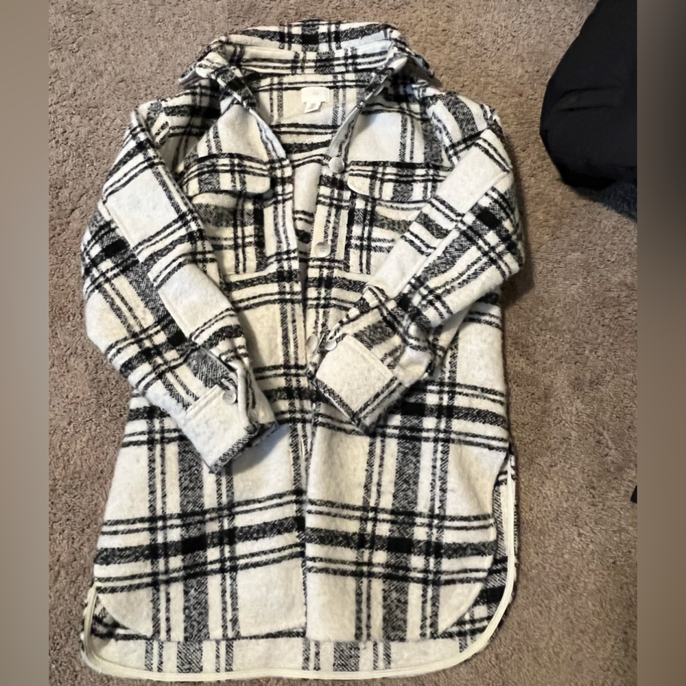 Xs oversized plaid jacket. Great condition.